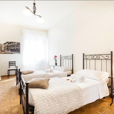 B&B Happiness - City Center Верона Экстерьер фото