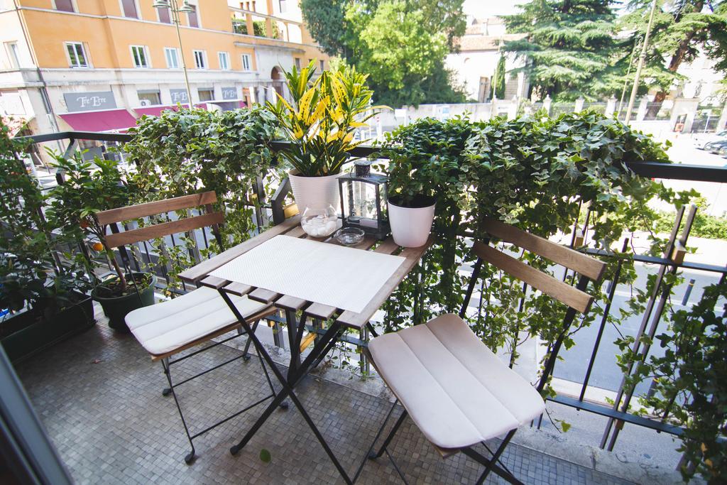 B&B Happiness - City Center Верона Экстерьер фото