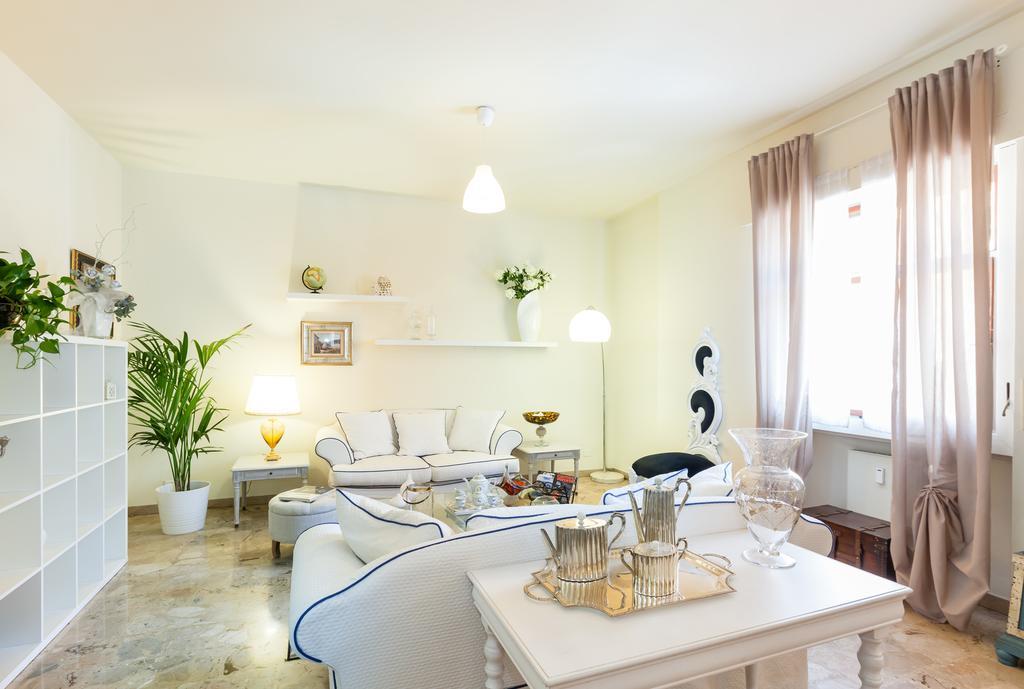 B&B Happiness - City Center Верона Экстерьер фото