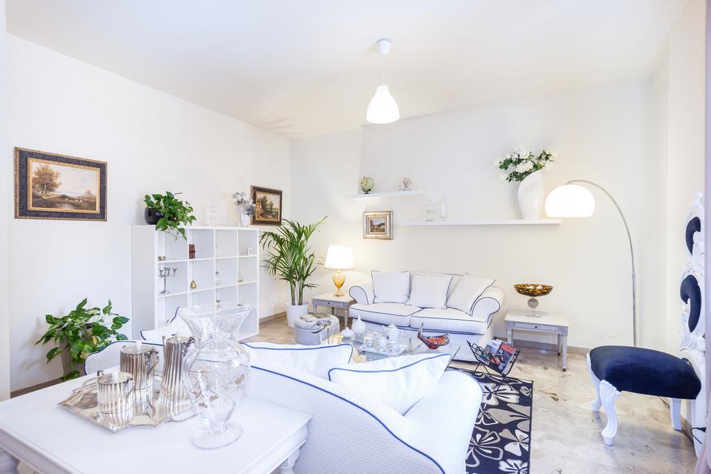 B&B Happiness - City Center Верона Экстерьер фото
