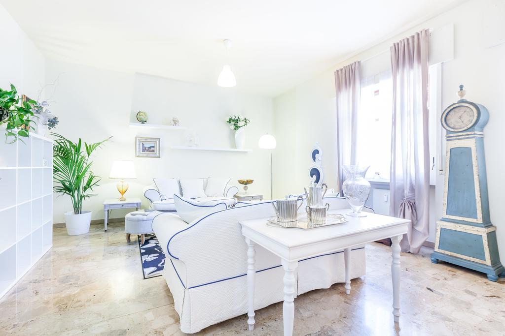 B&B Happiness - City Center Верона Экстерьер фото