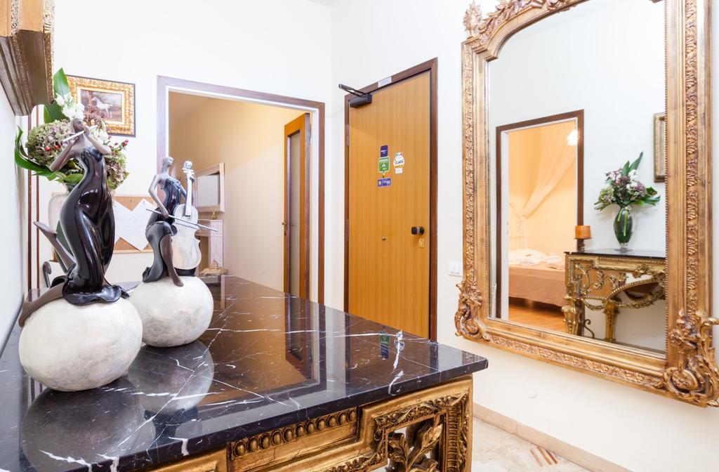 B&B Happiness - City Center Верона Экстерьер фото